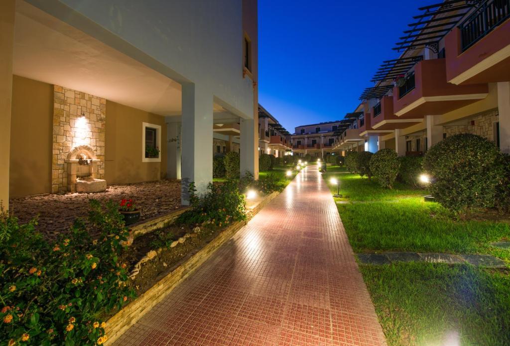Mediterranean Beach Resort Laganas Bagian luar foto