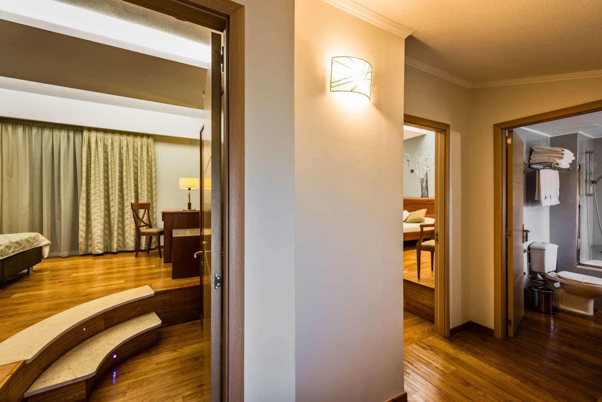 Mediterranean Beach Resort Laganas Bagian luar foto