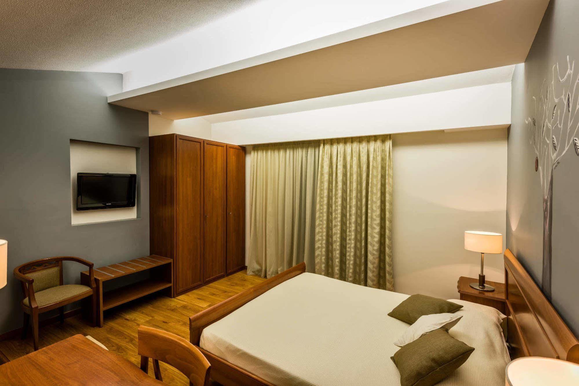 Mediterranean Beach Resort Laganas Bagian luar foto