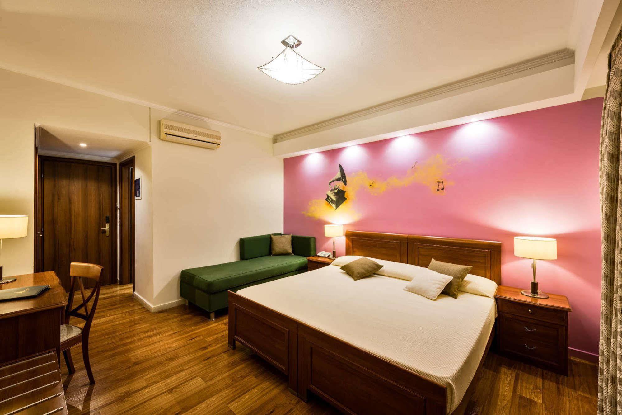 Mediterranean Beach Resort Laganas Bagian luar foto
